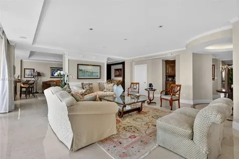 2600 Island Boulevard Aventura FL 33160