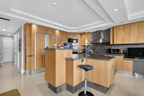 2600 Island Boulevard Aventura FL 33160