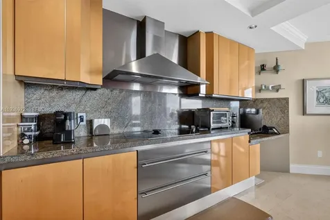 2600 Island Boulevard Aventura FL 33160
