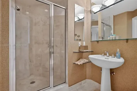 2600 Island Boulevard Aventura FL 33160