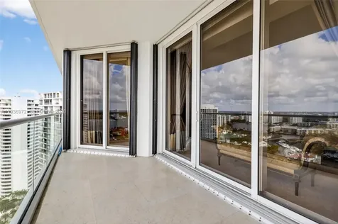 2600 Island Boulevard Aventura FL 33160