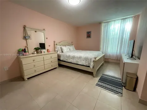 820 NW 87th Avenue Miami FL 33172