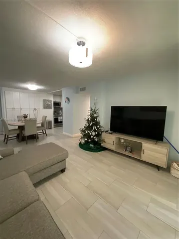 820 NW 87th Avenue Miami FL 33172