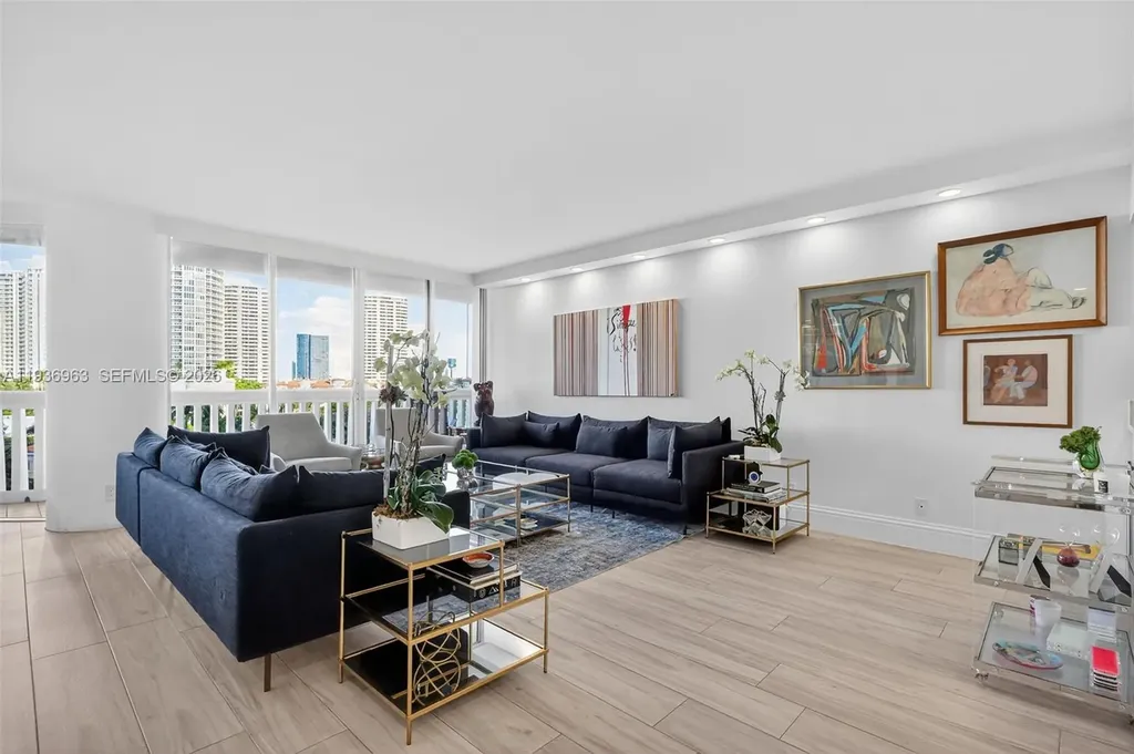 1000 Island Boulevard Aventura FL 33160