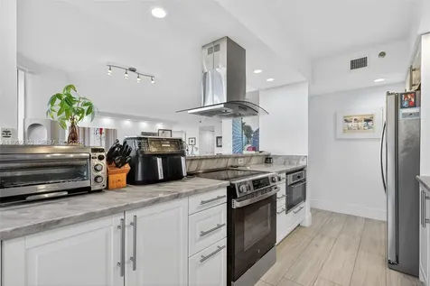 1000 Island Boulevard Aventura FL 33160