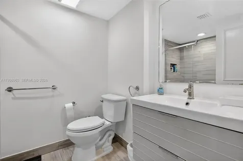1000 Island Boulevard Aventura FL 33160