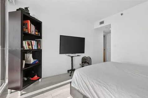 1000 Island Boulevard Aventura FL 33160