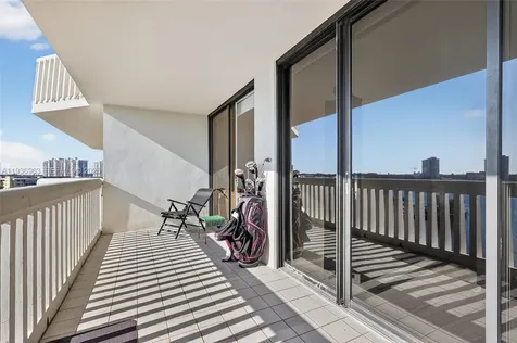 1000 Island Boulevard Aventura FL 33160