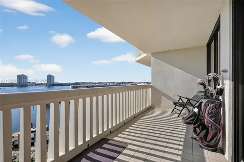 1000 Island Boulevard Aventura FL 33160