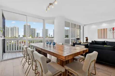 1000 Island Boulevard Aventura FL 33160