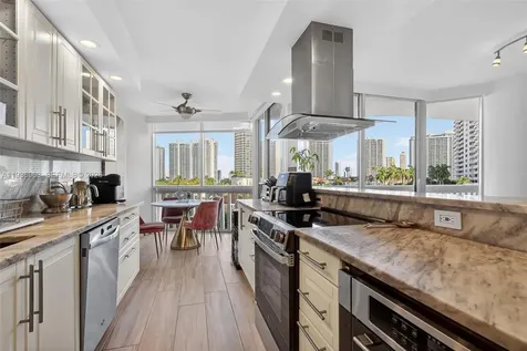 1000 Island Boulevard Aventura FL 33160
