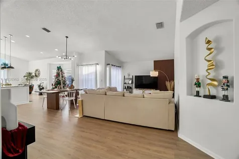 8165 Pelican Harbour Drive Lake Worth FL 33467