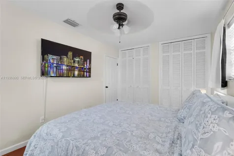 1160 NW 86th Terrace Pembroke Pines FL 33024