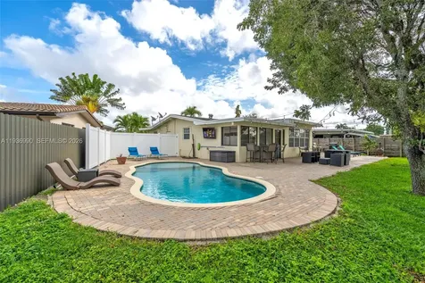 1160 NW 86th Terrace Pembroke Pines FL 33024