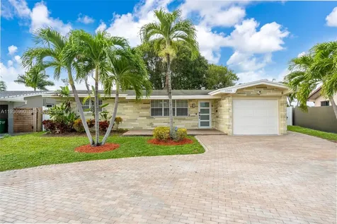 1160 NW 86th Terrace Pembroke Pines FL 33024