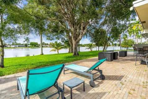 1160 NW 86th Terrace Pembroke Pines FL 33024