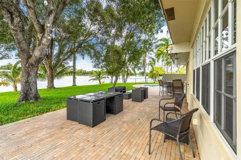 1160 NW 86th Terrace Pembroke Pines FL 33024