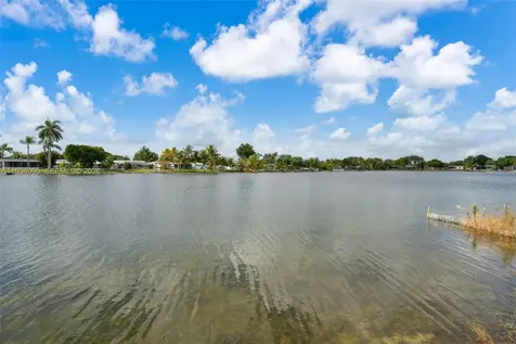 1160 NW 86th Terrace Pembroke Pines FL 33024