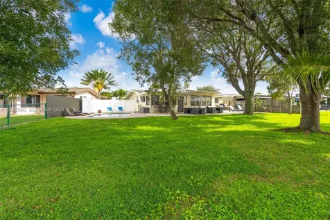 1160 NW 86th Terrace Pembroke Pines FL 33024