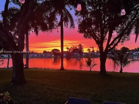 1160 NW 86th Terrace Pembroke Pines FL 33024