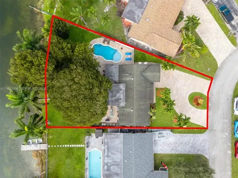 1160 NW 86th Terrace Pembroke Pines FL 33024