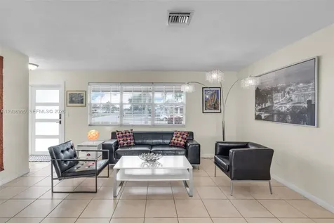 1160 NW 86th Terrace Pembroke Pines FL 33024