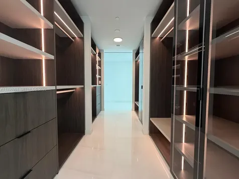 300 Biscayne Boulevard Way Miami FL 33130