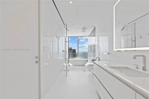 300 Biscayne Boulevard Way Miami FL 33130
