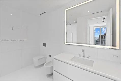 300 Biscayne Boulevard Way Miami FL 33130