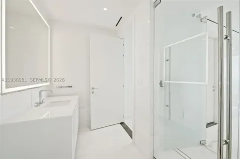 300 Biscayne Blvd Way Miami FL 33130