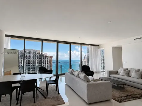 300 Biscayne Blvd Way Miami FL 33130