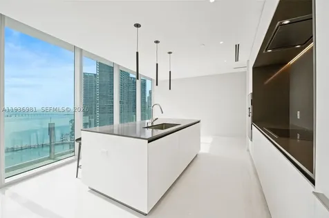 300 Biscayne Blvd Way Miami FL 33130