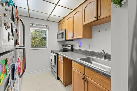 7501 NW 16th Street Plantation FL 33313