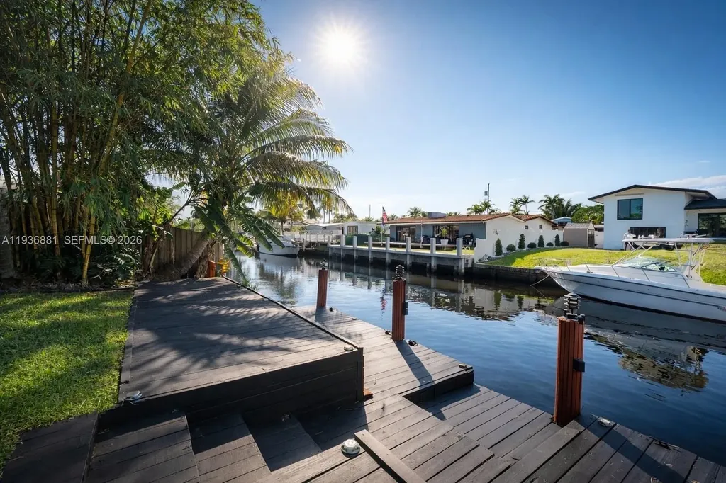 2413 Nassau Lane Fort Lauderdale FL 33312