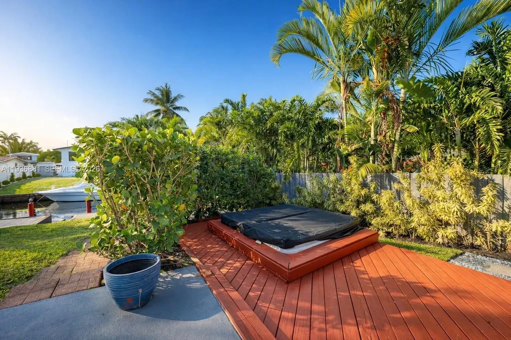 2413 Nassau Lane Fort Lauderdale FL 33312