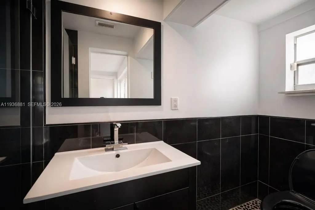 2413 Nassau Lane Fort Lauderdale FL 33312