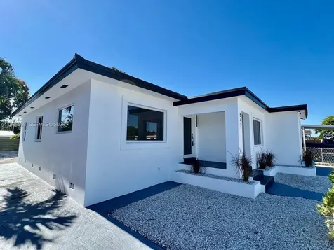 542 E 20th Street Hialeah FL 33013