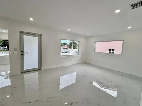 542 E 20th Street Hialeah FL 33013