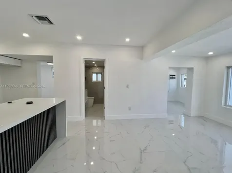 542 E 20th Street Hialeah FL 33013