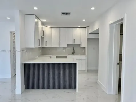 542 E 20th Street Hialeah FL 33013