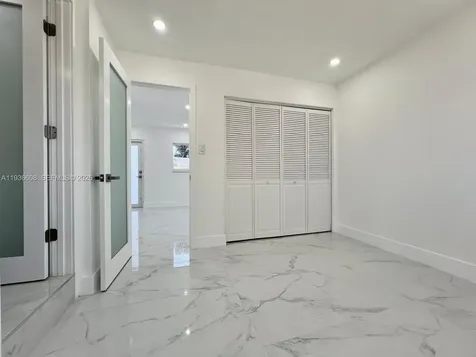 542 E 20th Street Hialeah FL 33013