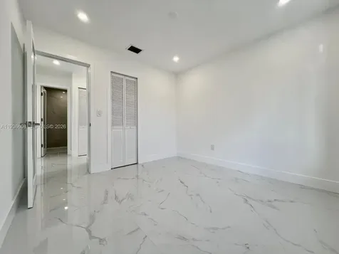 542 E 20th Street Hialeah FL 33013