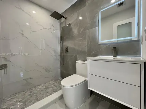 542 E 20th Street Hialeah FL 33013