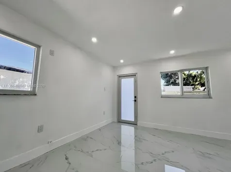 542 E 20th Street Hialeah FL 33013