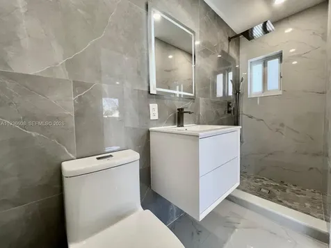 542 E 20th Street Hialeah FL 33013