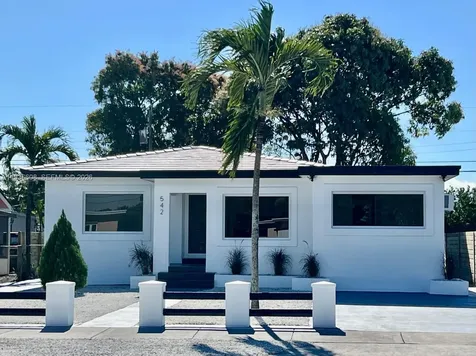542 E 20th Street Hialeah FL 33013