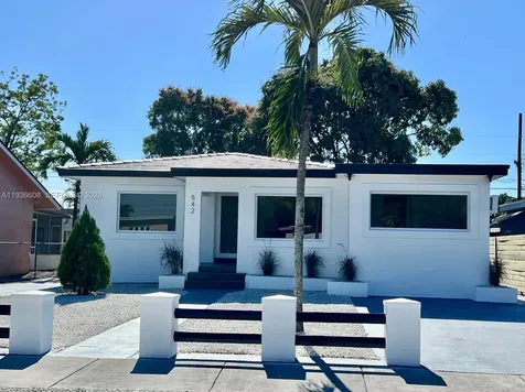 542 E 20th Street Hialeah FL 33013