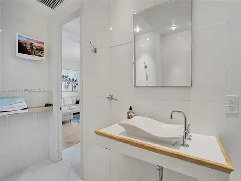 3180 S Ocean Drive Hallandale Beach FL 33009