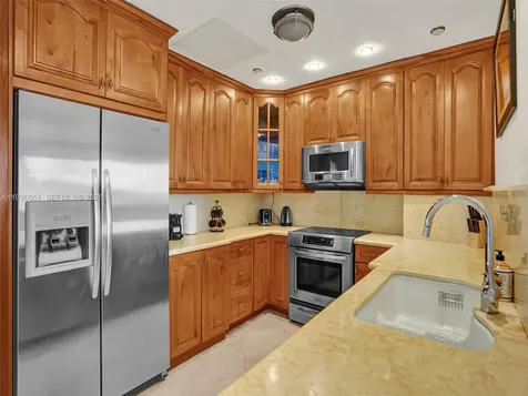 3180 S Ocean Drive Hallandale Beach FL 33009