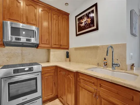 3180 S Ocean Drive Hallandale Beach FL 33009